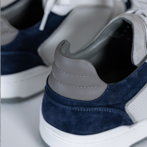 Navy & White Club Trainer
