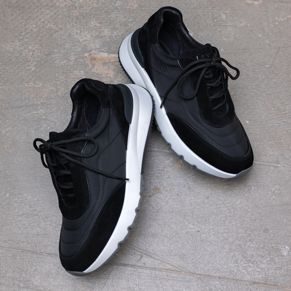 Black Runners
